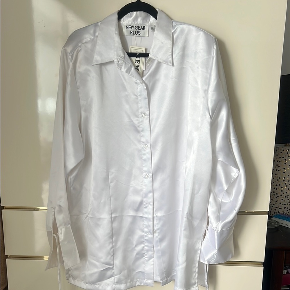 NWT New Gear Plus Women's White Satin Blouse